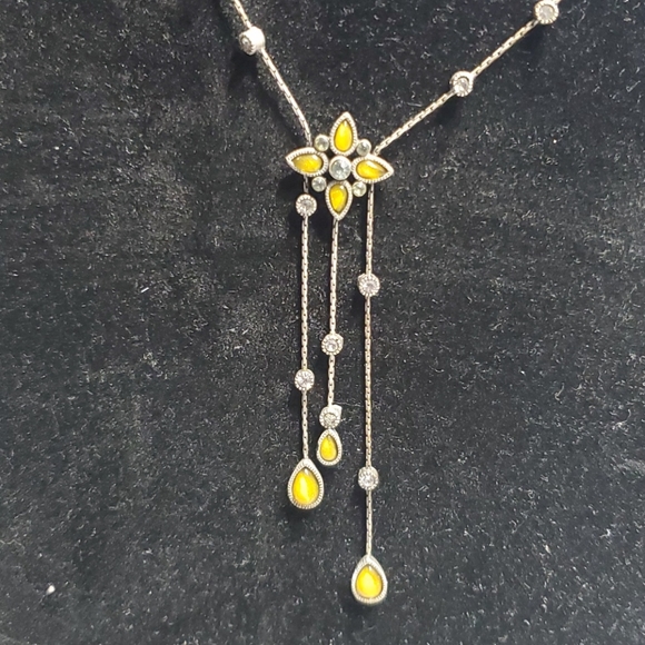 Necklace and Earrings Set 🎉Host Pick🎉 - Picture 4 of 7